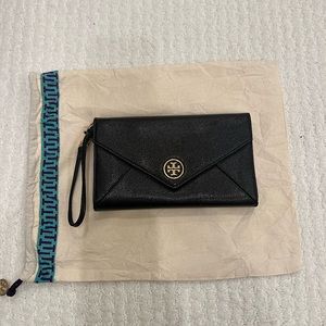 Tory Burch (New) black wallet clutch